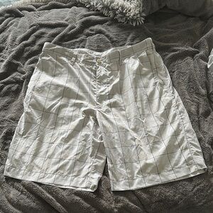 PGA Tour Men's White Grid Pattern Shorts 36 New never worn